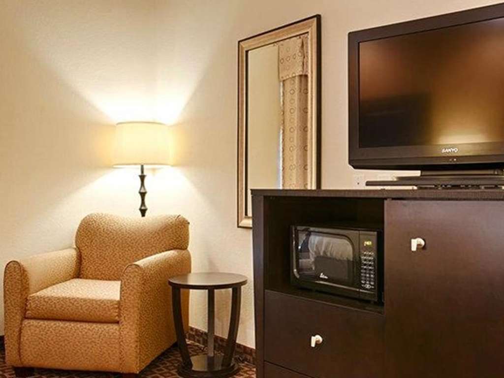 Red Roof Inn & Suites Longview Restaurant photo