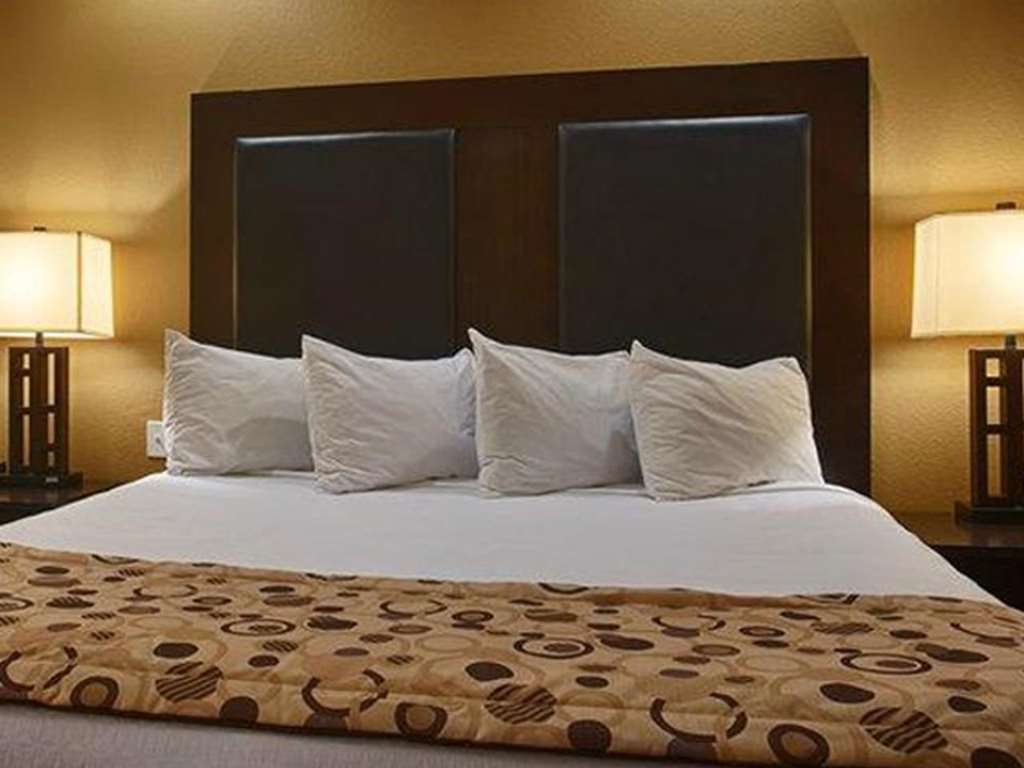 Red Roof Inn & Suites Longview Room photo